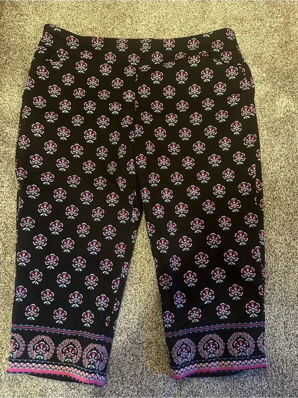 croft & barrow Black Capri Pants with Pink and White Floral Motif